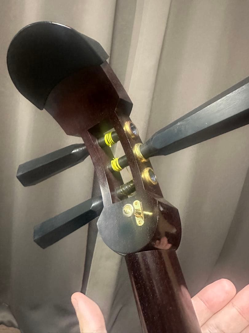 高級津軽三味線(紅木製、金細、綾杉胴、両面犬皮破れ無)付属品セット