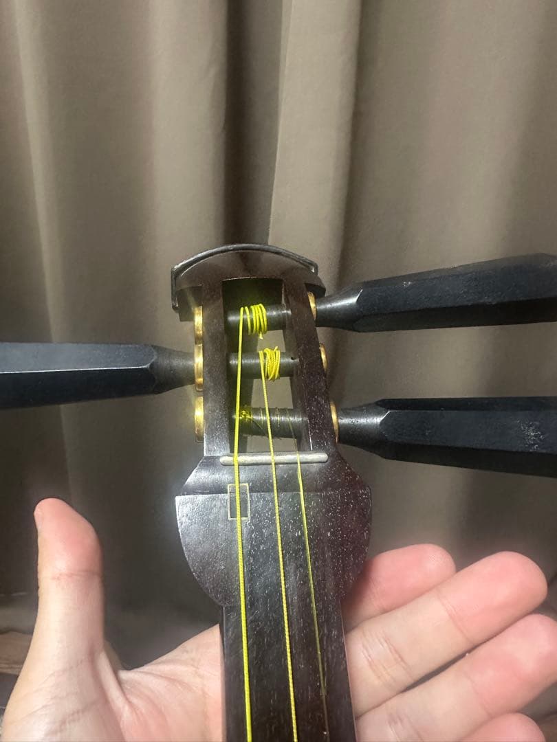 高級津軽三味線(紅木製、金細、綾杉胴、両面犬皮破れ無)付属品セット