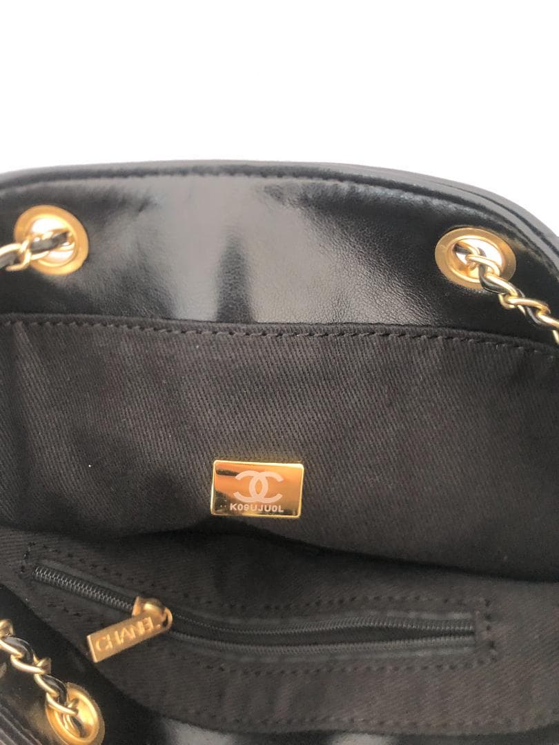 ショルダーバッグ　ノベルティー　多いロゴ　上品　ブラック　バッグ 未使用　美品