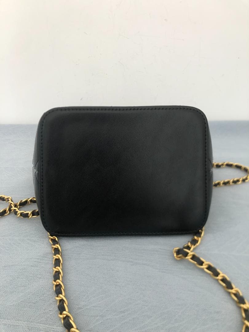 ショルダーバッグ　ノベルティー　多いロゴ　上品　ブラック　バッグ 未使用　美品