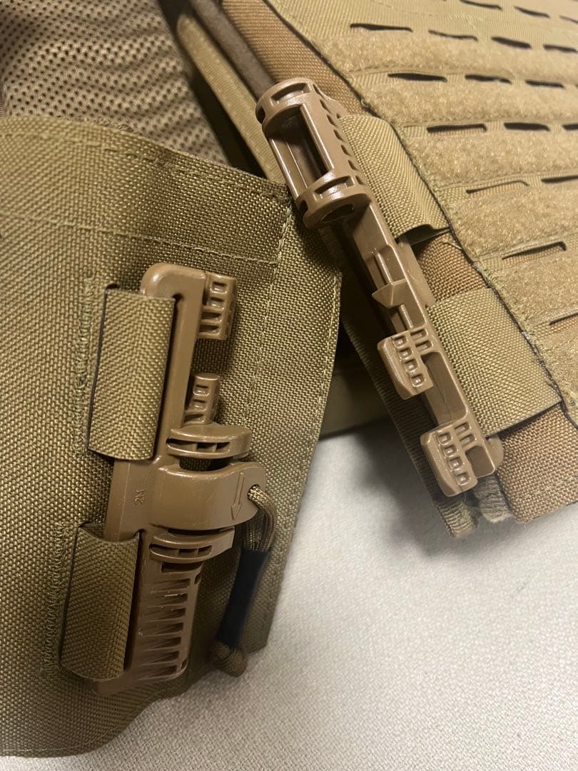 コンドル　プレートキャリア　コヨーテブラウン