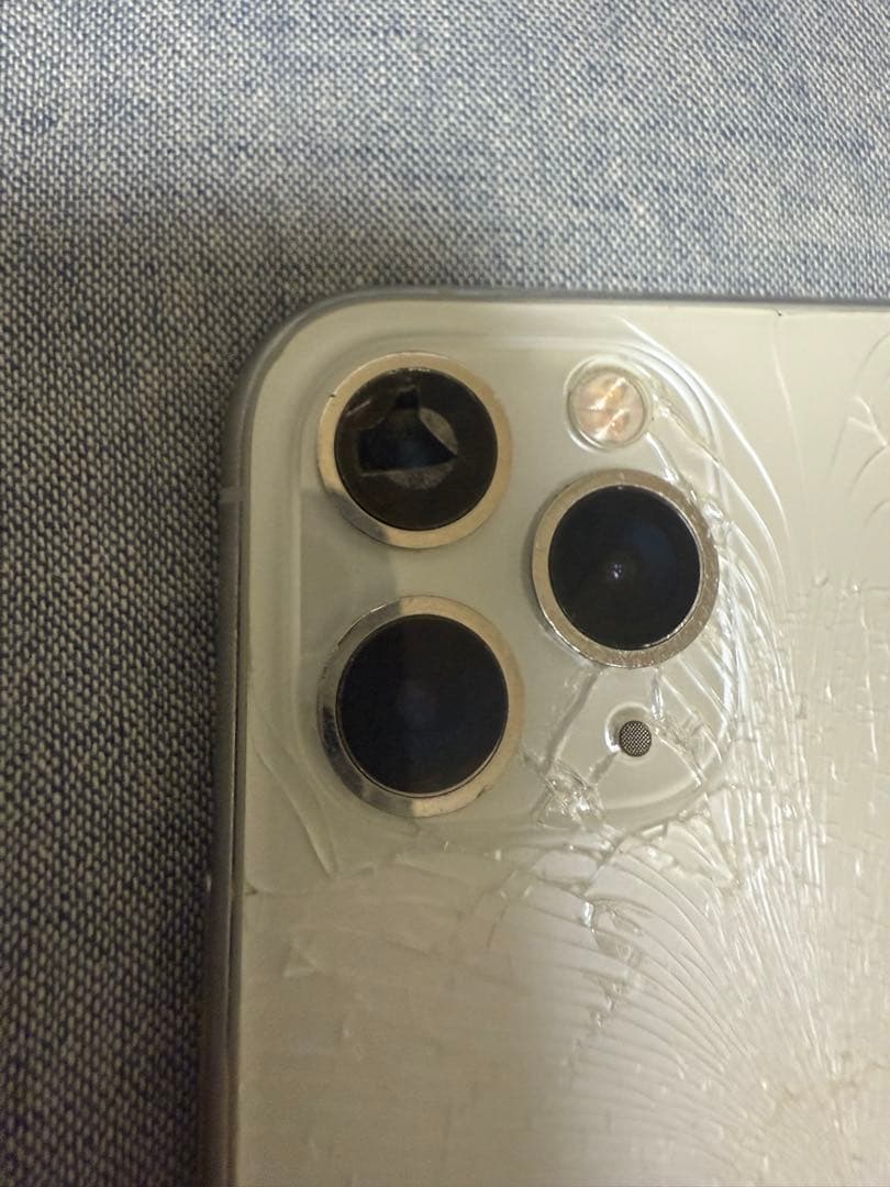 ｉＰｈｏｎｅ１１　Ｐｒｏ　２５６ＧＢ本体＜シルバー＞　ジャンク品