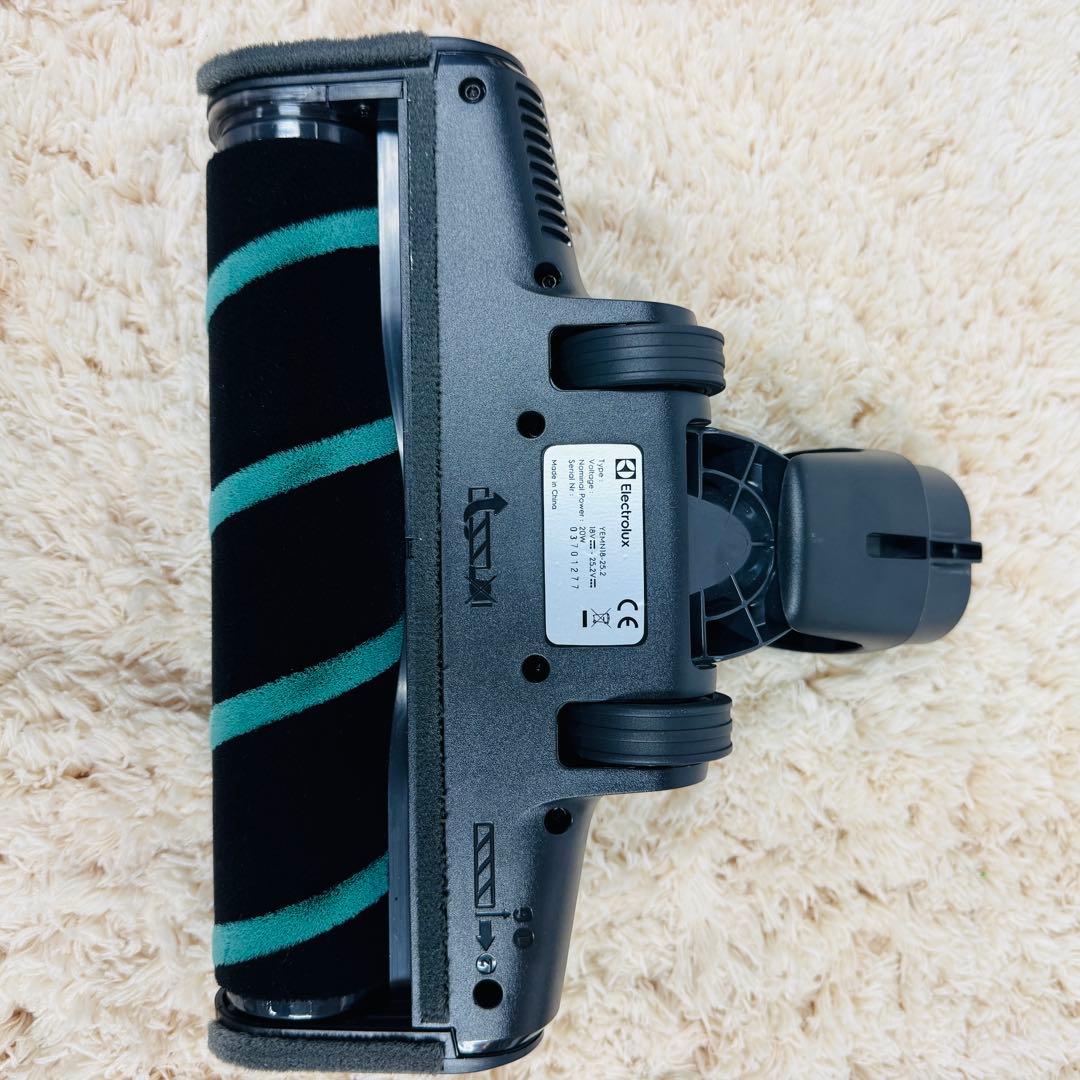 新品未使用 エレクトロラックス コードレス掃除機 スティック ホワイト