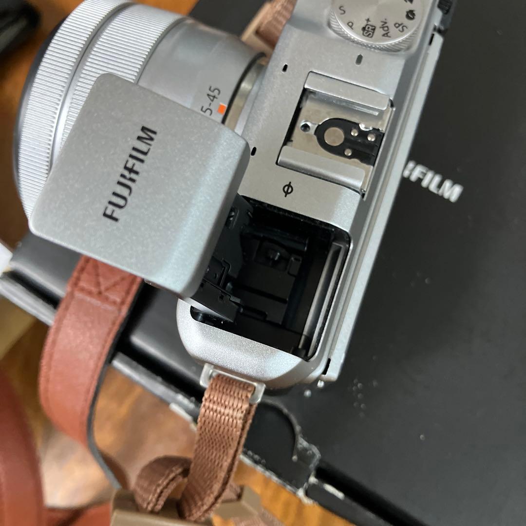 Fujifilm X-A5 ミラーレス一眼（美品・未使用に近い）