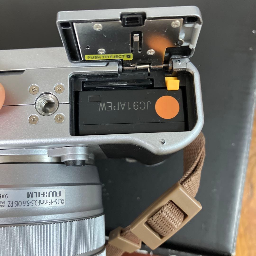 Fujifilm X-A5 ミラーレス一眼（美品・未使用に近い）