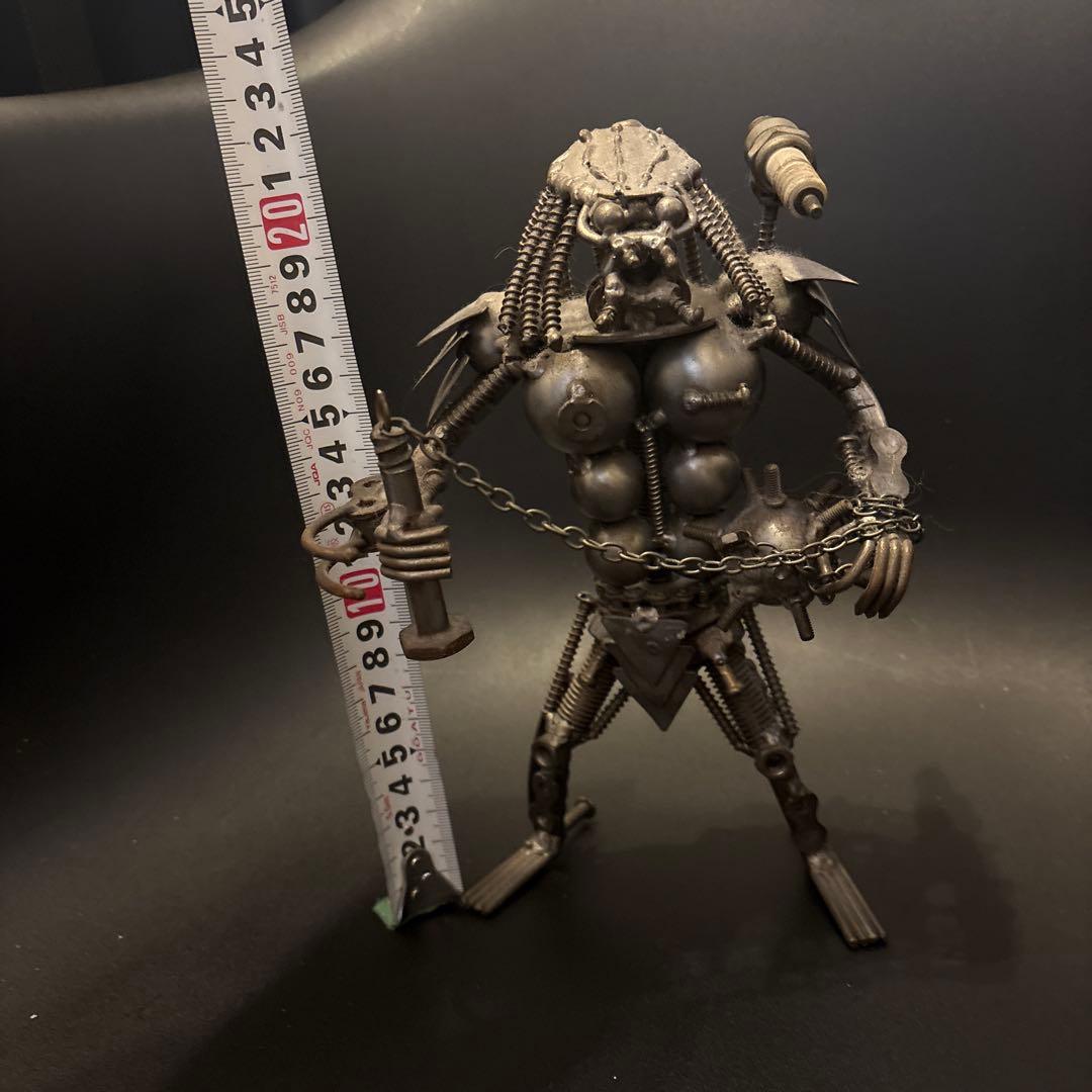 プレデター　金属製アートフィギュア 約20cm