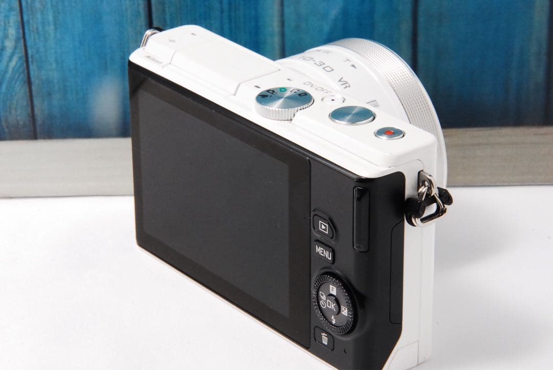 【返品保証】Nikon1 J4 標準レンズキットニコン Wi-Fi ホワイト