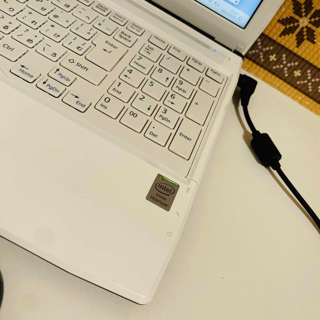 Y901 FujitsuノートパソコンSSDメモリ6G高速 Windows11