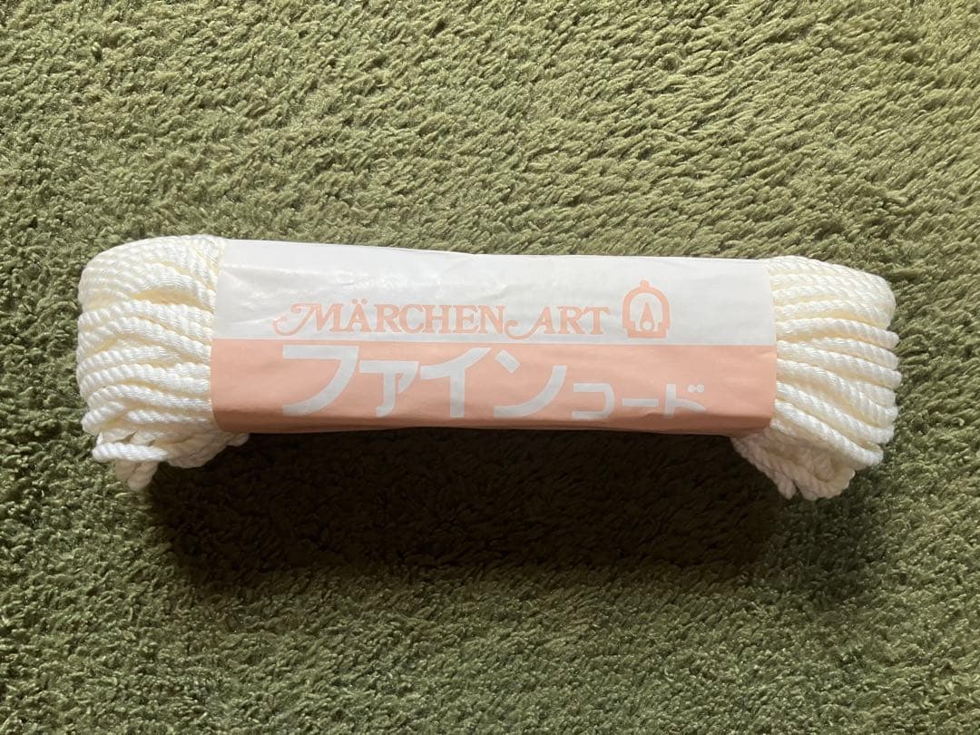 マクラメ糸　ファインコード アクリル100% 81 白　26m✖️65セット