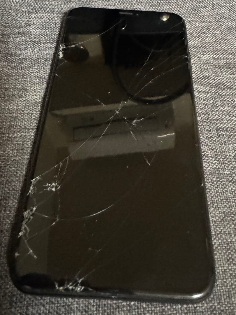 S*t様 iPhoneXs Max 256GB SIMフリー 画面ひび割れバッテ