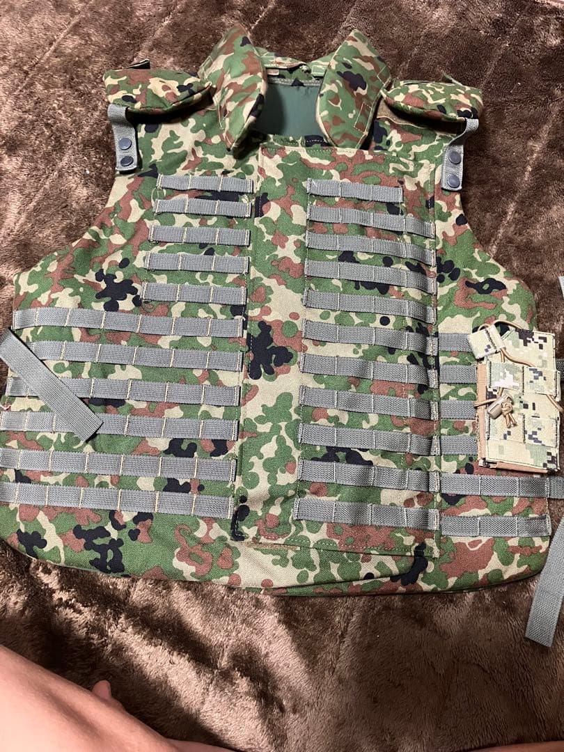 自衛隊装備サバゲーレプリカ2型ベスト　迷彩服　ヘルメットレプリカ