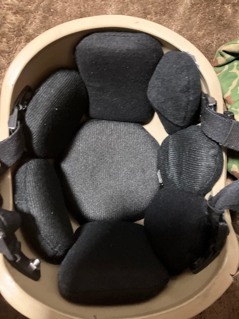 自衛隊装備サバゲーレプリカ2型ベスト　迷彩服　ヘルメットレプリカ