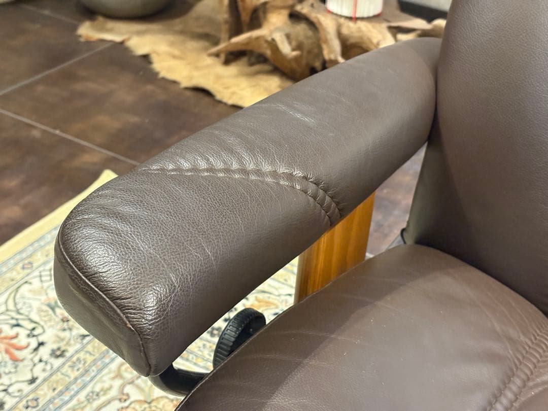 ①エコーネス パーソナルソファ オットマン ストレスレスチェア　IZZ