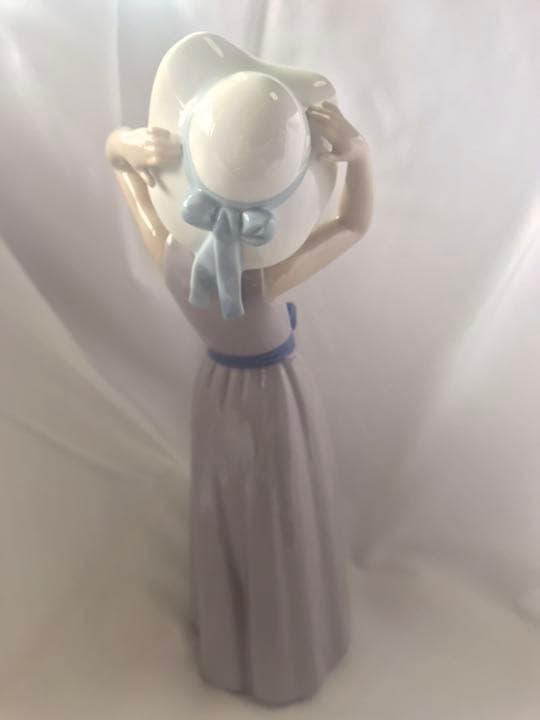 リヤドロ　　5011「若草色の少女」