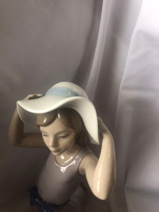 リヤドロ　　5011「若草色の少女」