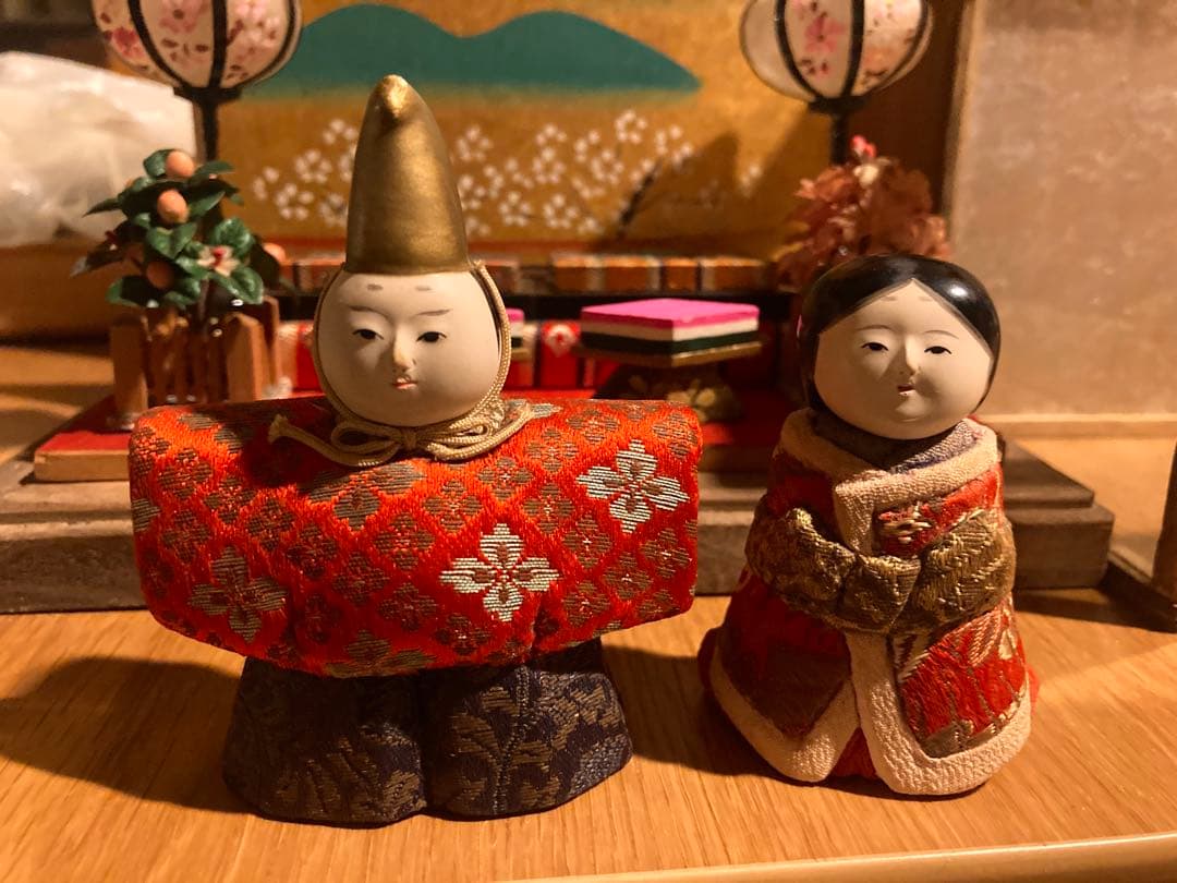 アンティーク　ケース入り小さな木目込み雛人形