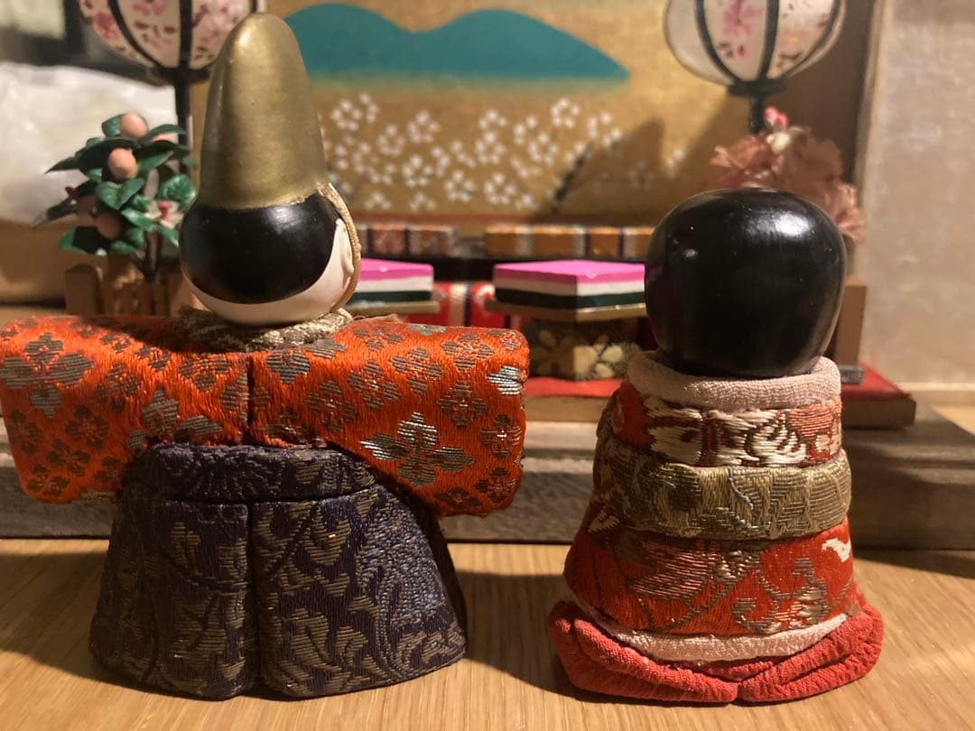 アンティーク　ケース入り小さな木目込み雛人形