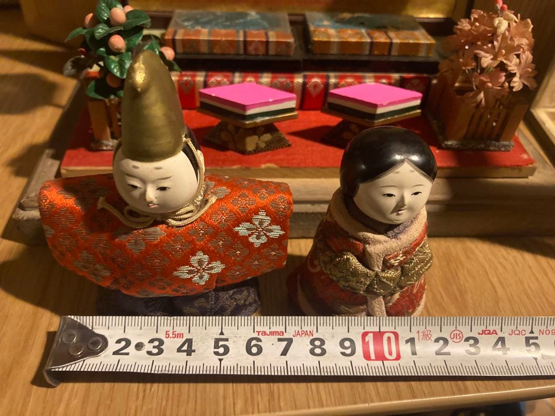 アンティーク　ケース入り小さな木目込み雛人形