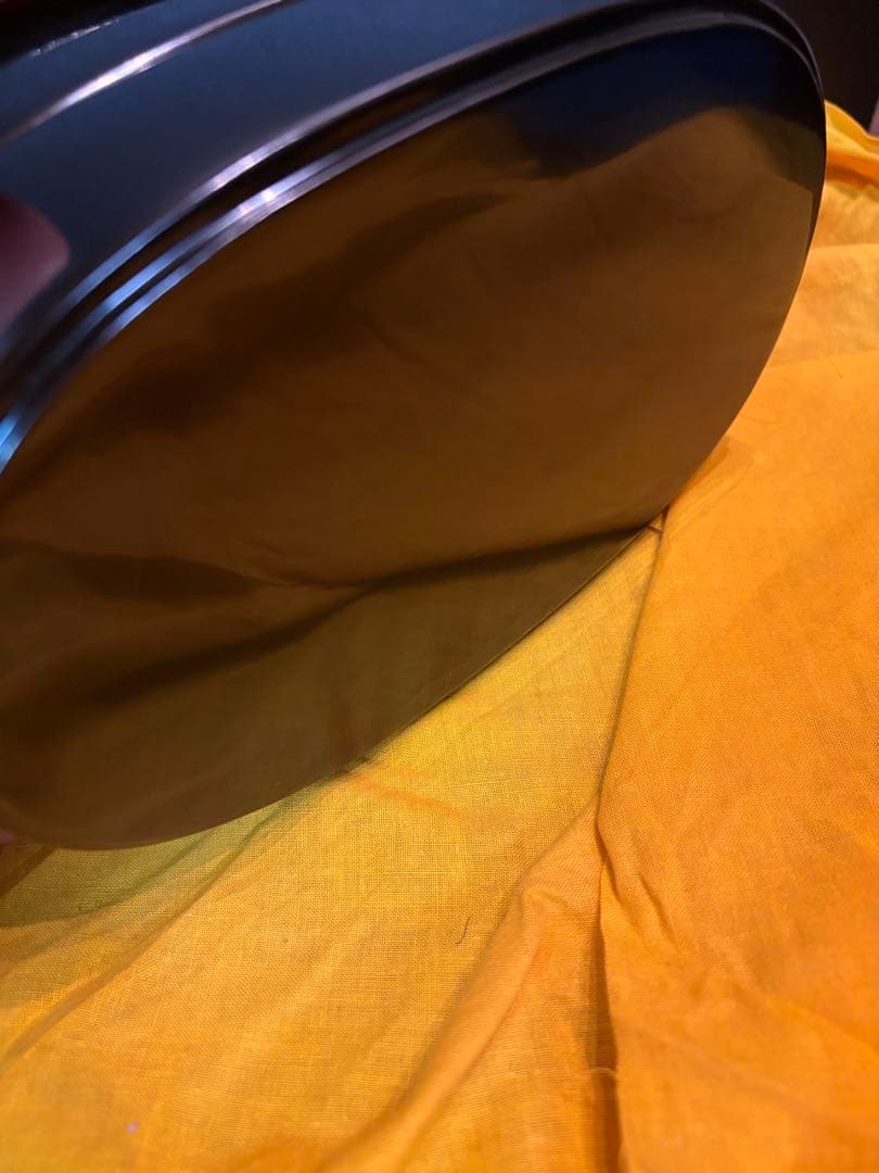 漆器　黒地金色模様　二段弁当箱