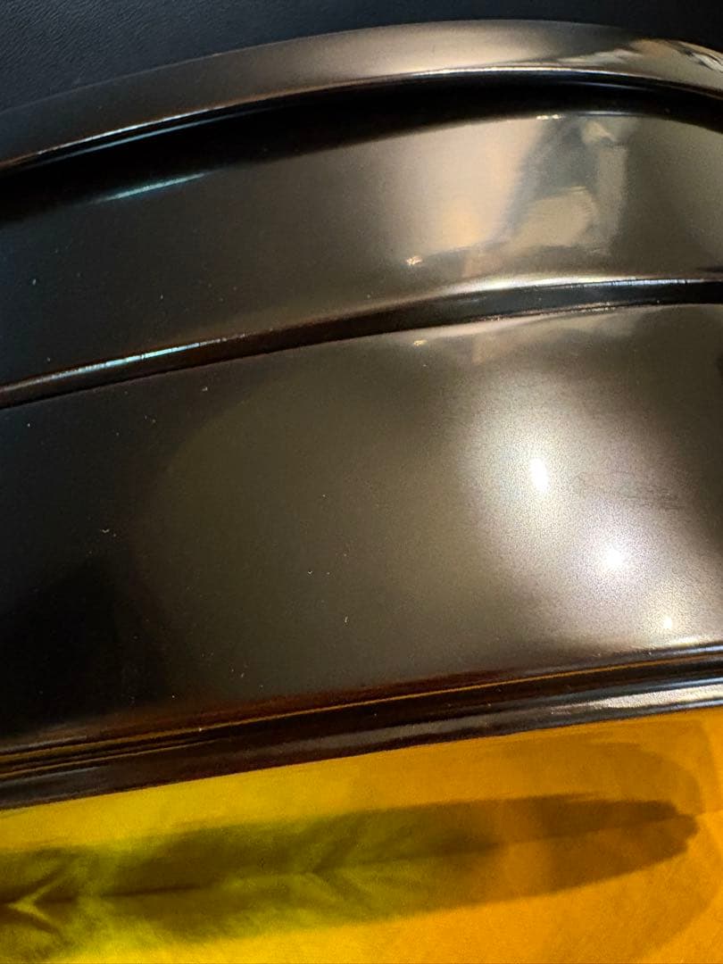 漆器　黒地金色模様　二段弁当箱