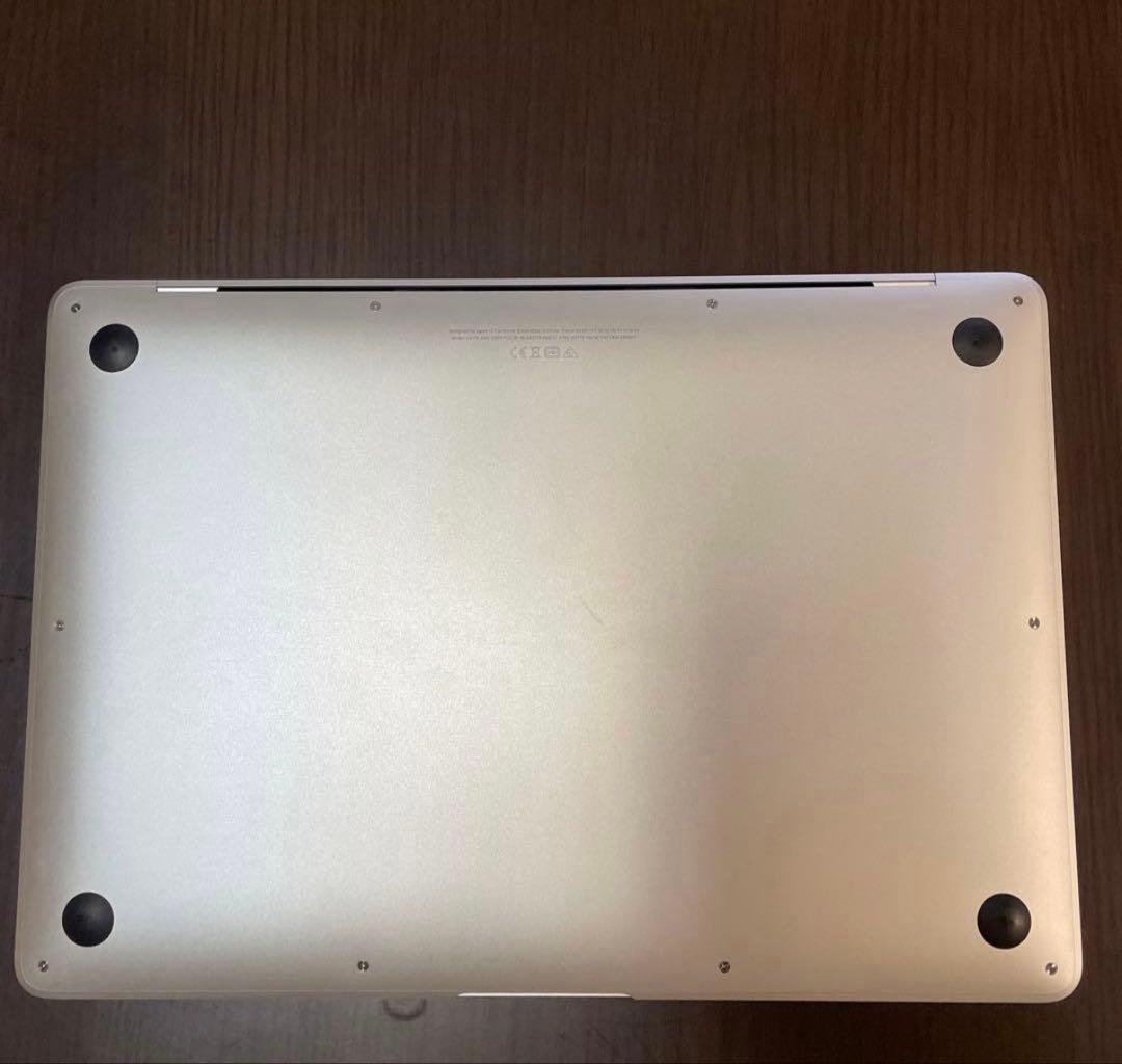 MacBook Air 13インチ （Intel Core i5）
