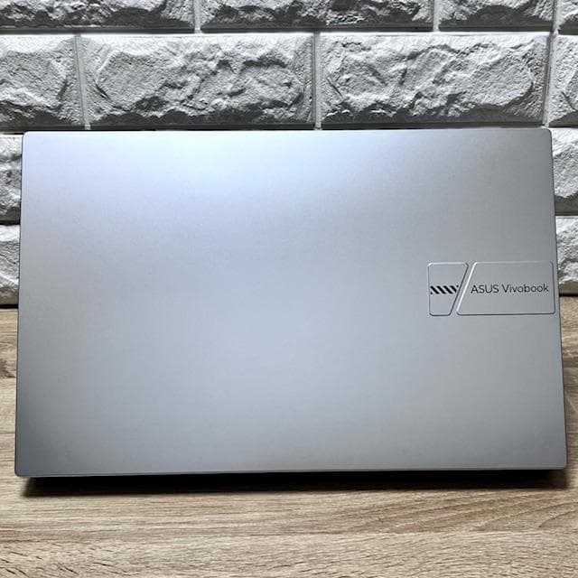 2025年製《ほぼ未使用品》超ハイスペック！ASUS Vivobook