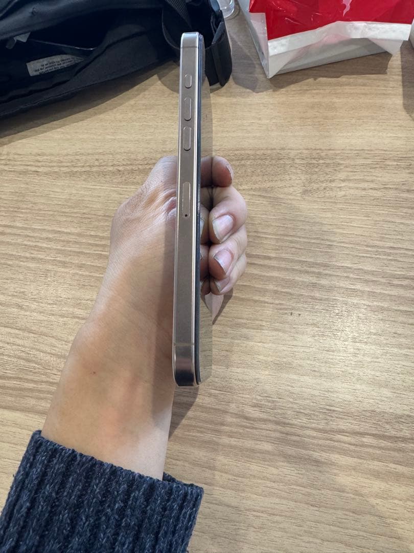 海外版iPhone 16 Pro Max 256GB,極美品,バッテリー100％