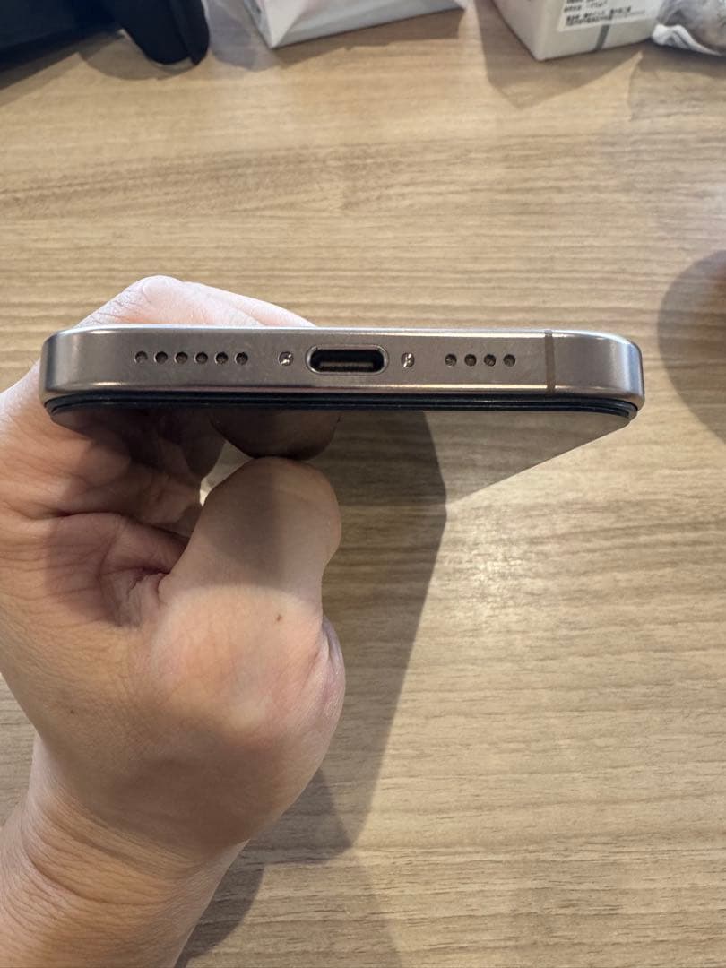 海外版iPhone 16 Pro Max 256GB,極美品,バッテリー100％