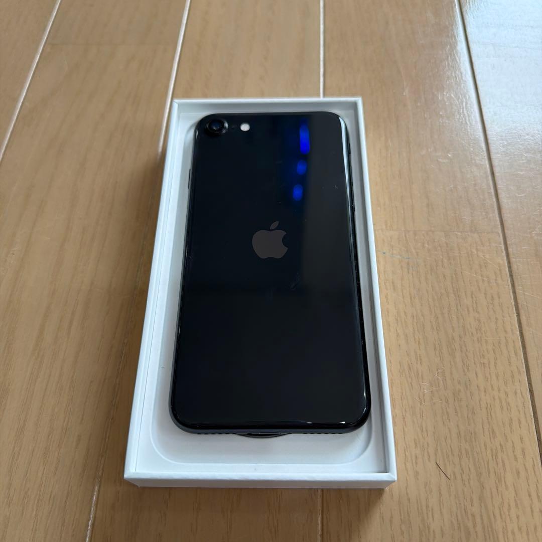 iPhone SE2 128GB ブラック　アップル　美品