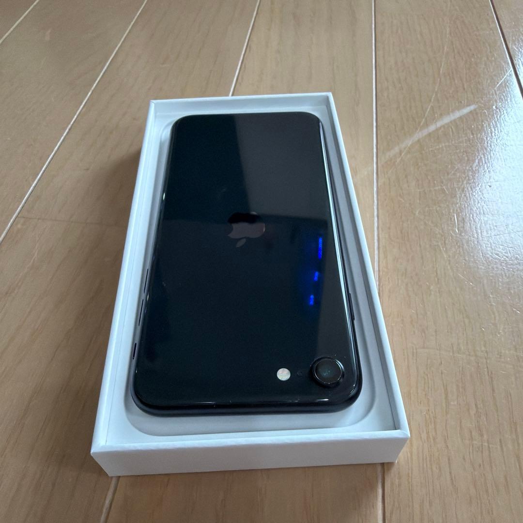 iPhone SE2 128GB ブラック　アップル　美品