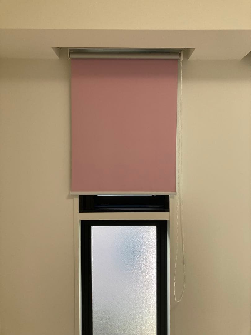 【超美品】ロールスクリーン　ピンク　遮光&遮熱　2本セット