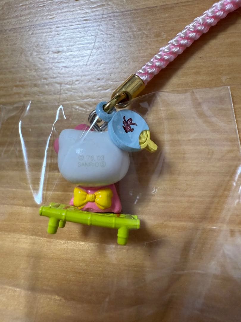 ハローキティ　根付け　夏休み　花火