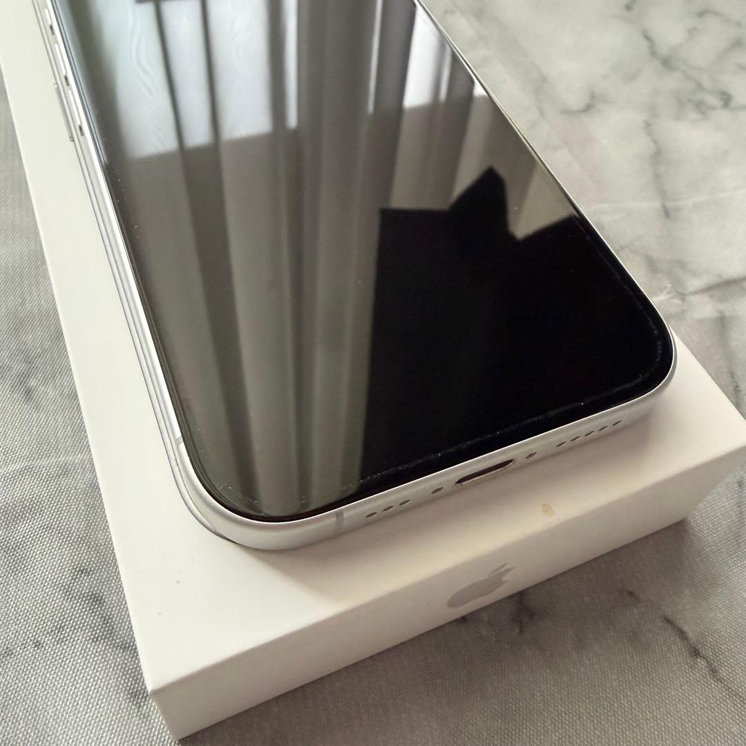 【美品】Apple iPhone 16 128GB ホワイト