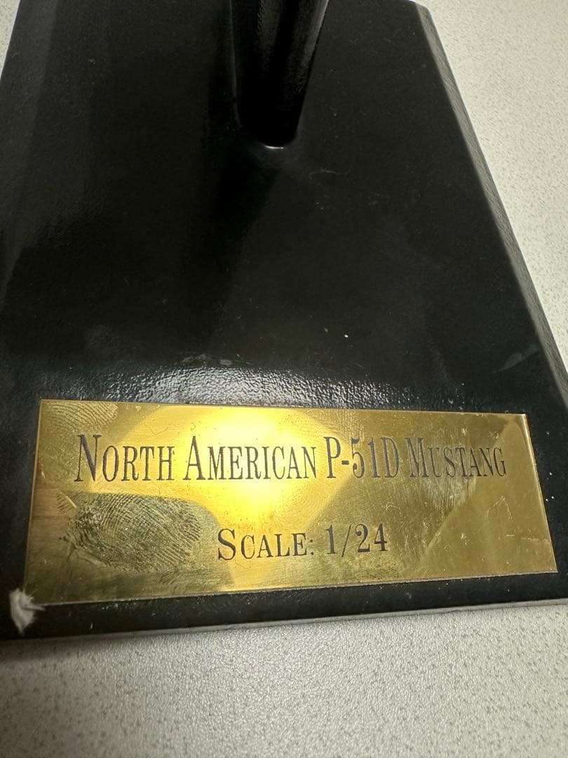 最終値下P-51D MUSTANG 1/24 マスタング 傷塗装剥がれあり　木製