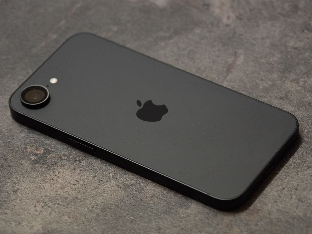 iPhone 16e 128gb ブラック　本体のみ　即購入OK