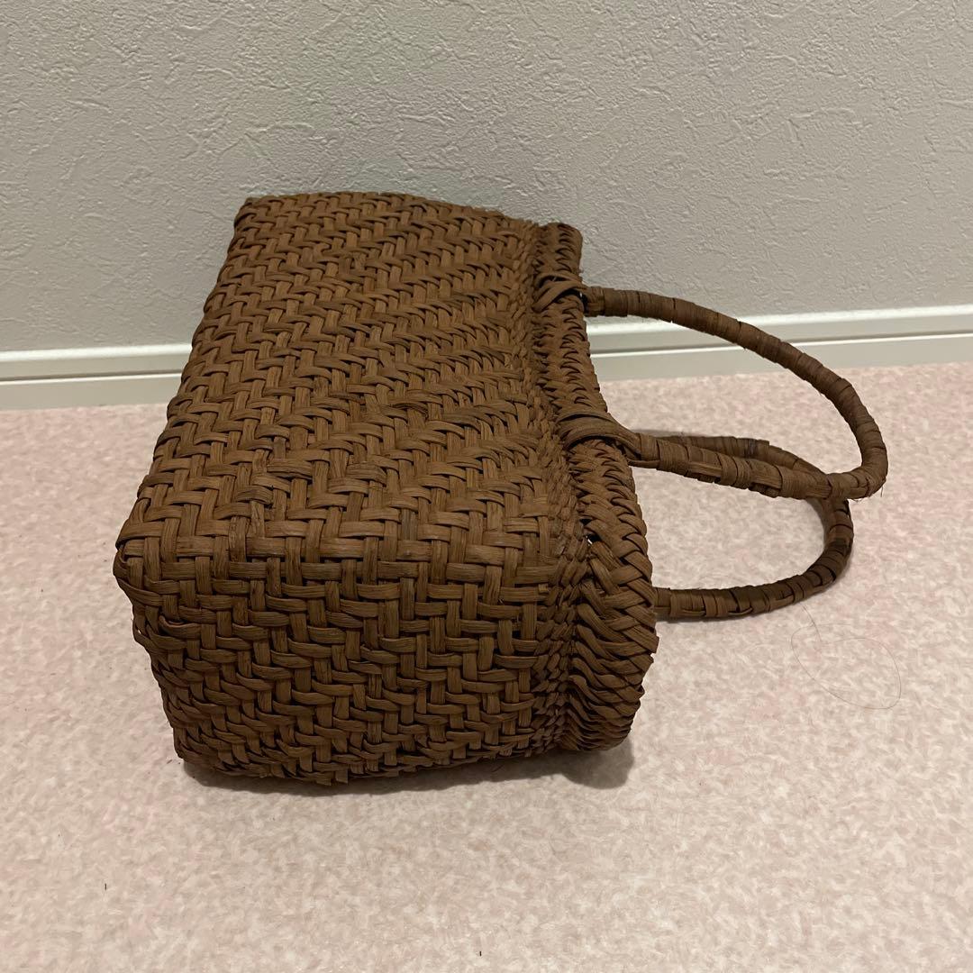 手提げカバン(手作り) 葡萄の木の皮を使用