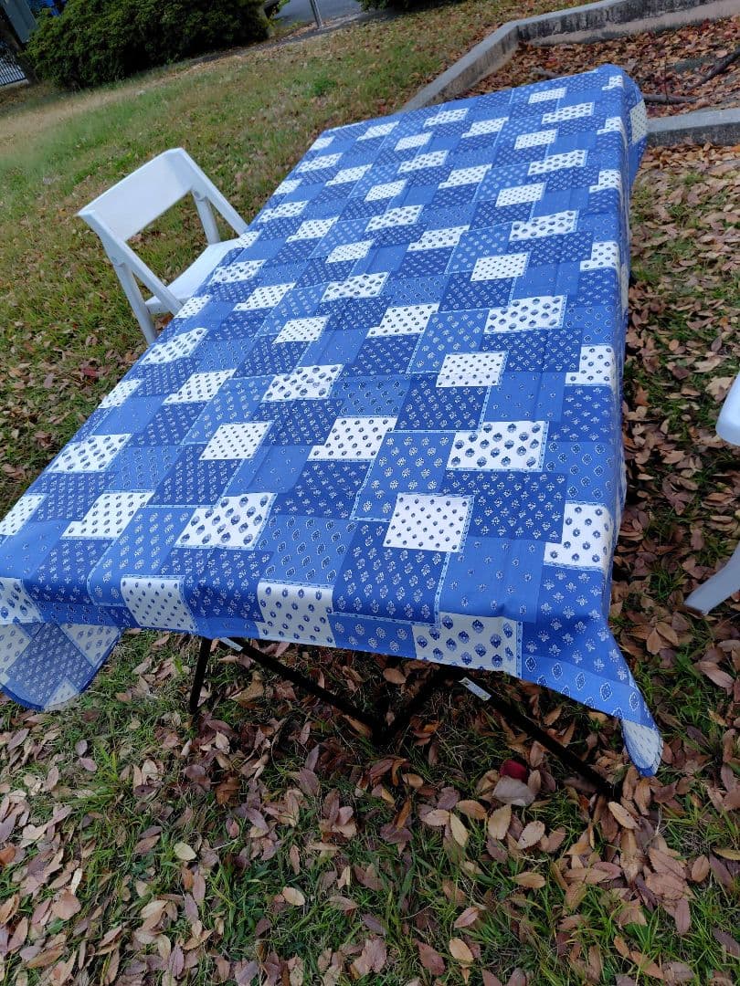 S6 南仏プロバンスプリント テーブルクロス エステレル 白ブルー