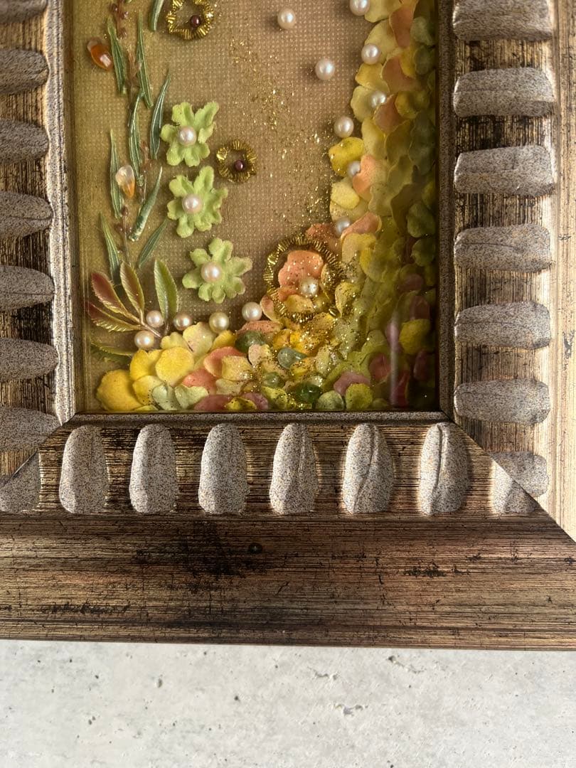 花とパールの装飾アートフレーム