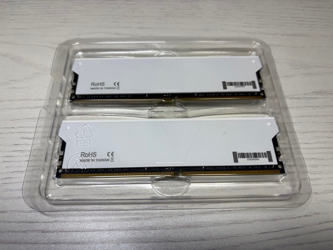 v-color 32GB DDR4-3600（16GB×2）ホワイト