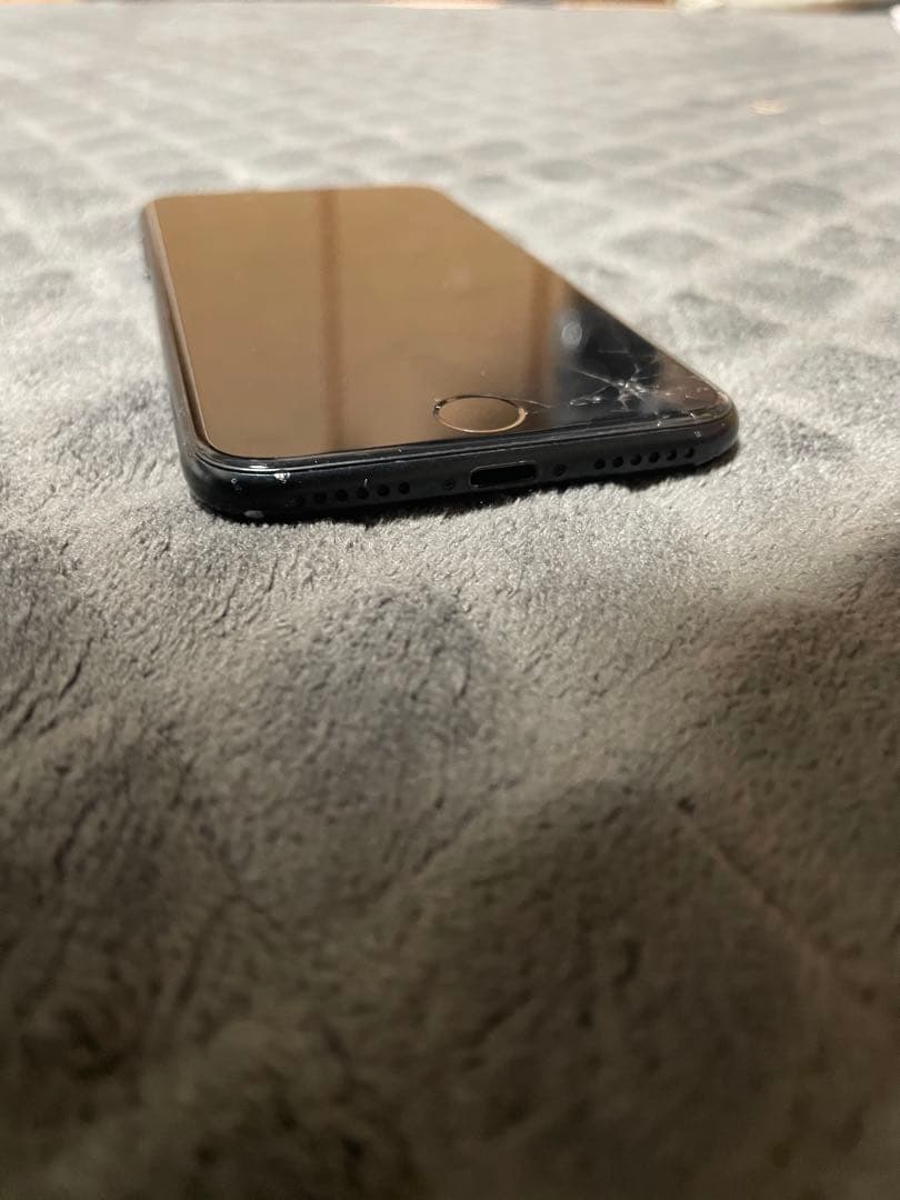 格安！Apple iPhone SE (第3世代) ブラック