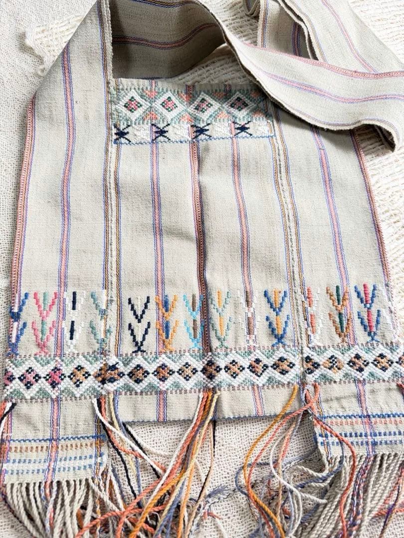 【新品】手織り 民族布 刺繍 伝統工芸 ハンドメイド タイ　希少　カレン族