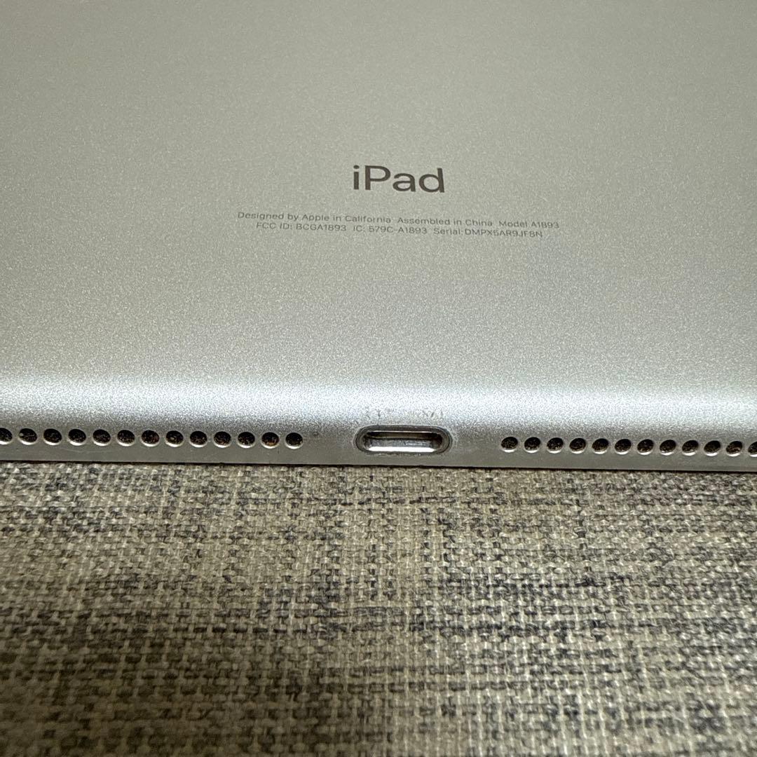 Apple iPad第６世代 128GB シルバー 本体★ジャンク品