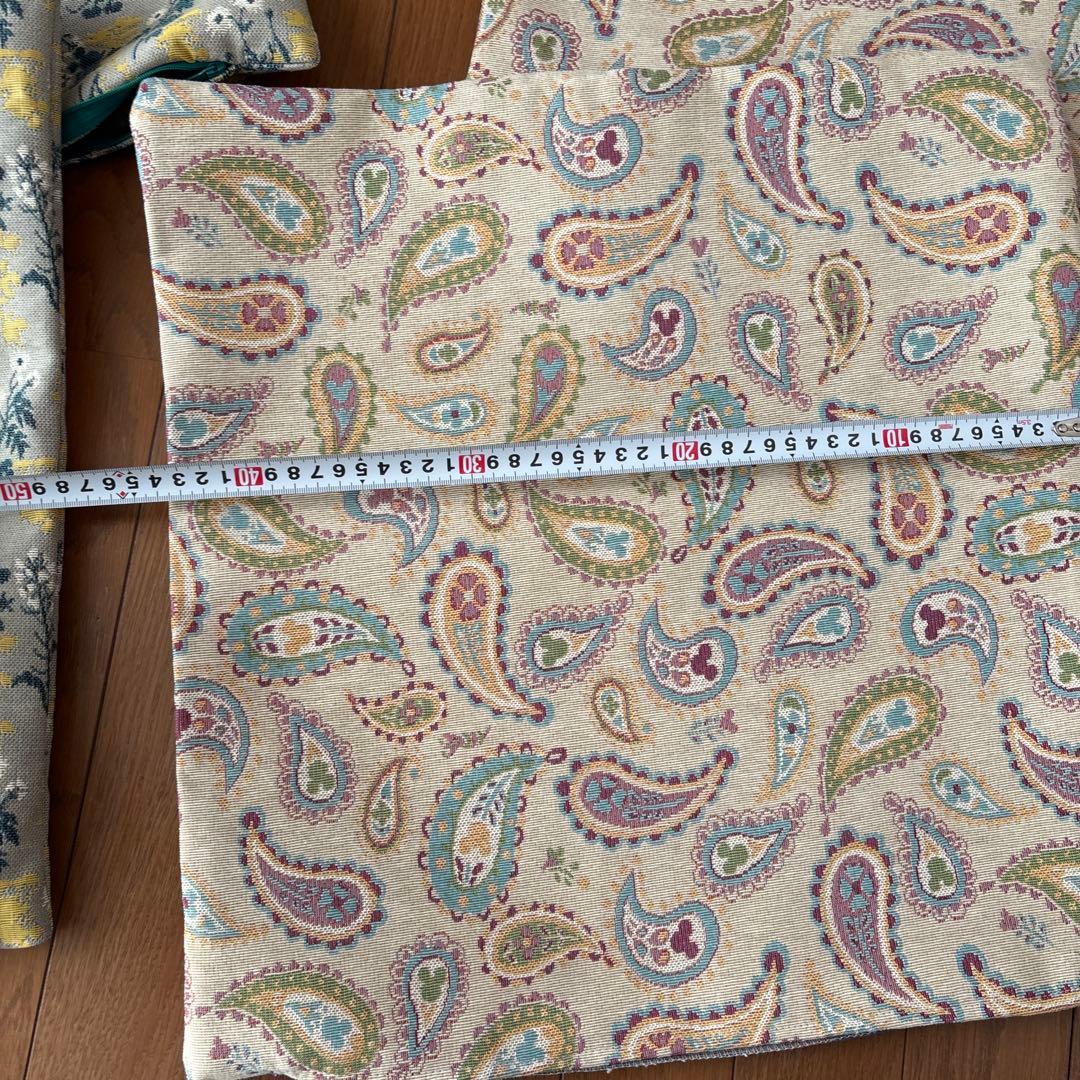 未使用　ディズニー隠れミッキー クッションカバー 4枚セット&花柄カバー１枚