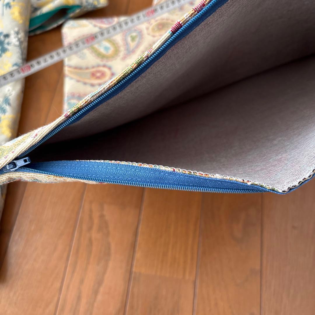 未使用　ディズニー隠れミッキー クッションカバー 4枚セット&花柄カバー１枚