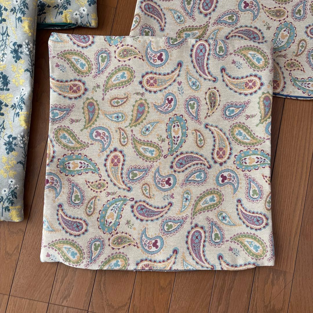 未使用　ディズニー隠れミッキー クッションカバー 4枚セット&花柄カバー１枚