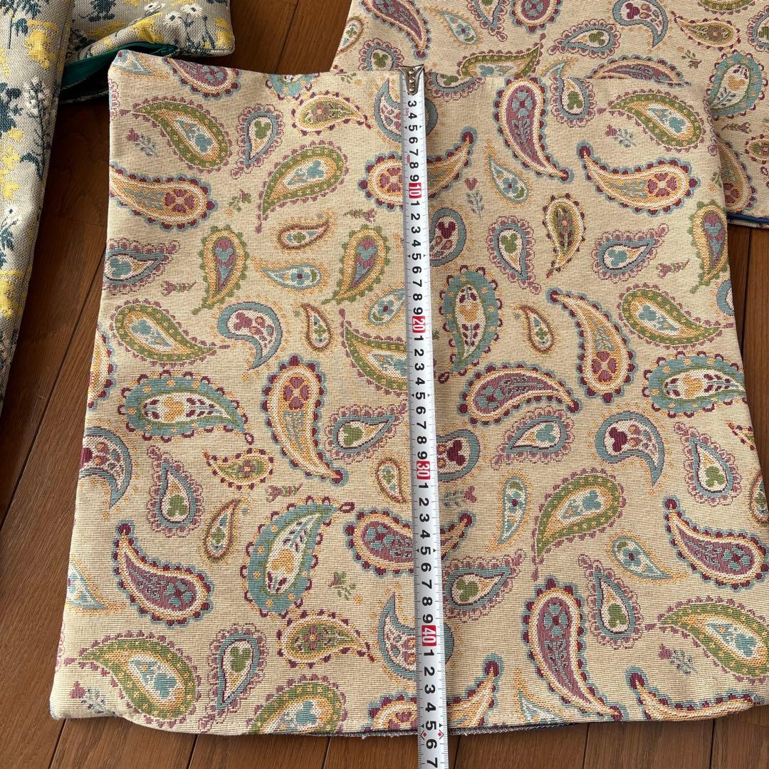 未使用　ディズニー隠れミッキー クッションカバー 4枚セット&花柄カバー１枚