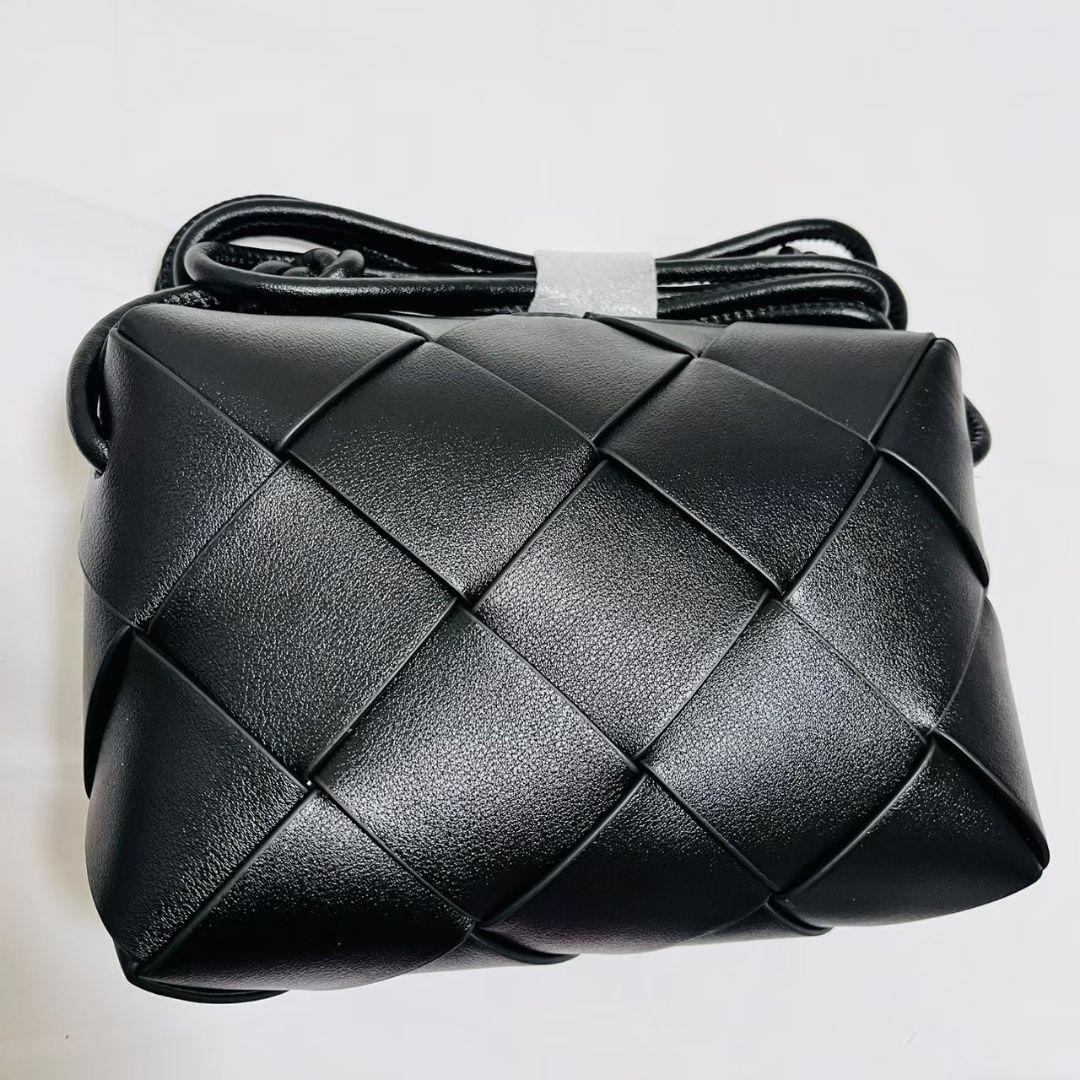 大セール！本革 ショルダーバッグ 黒ポシェット 編み込みアイボリー 高品質牛革