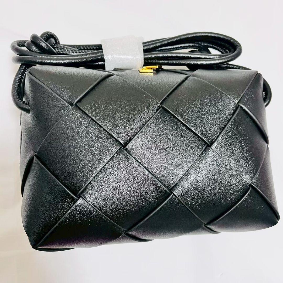 大セール！本革 ショルダーバッグ 黒ポシェット 編み込みアイボリー 高品質牛革