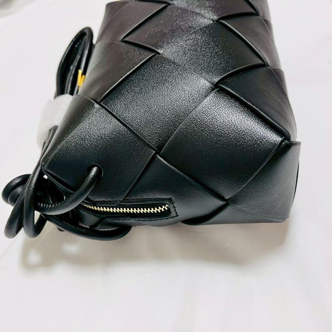 大セール！本革 ショルダーバッグ 黒ポシェット 編み込みアイボリー 高品質牛革