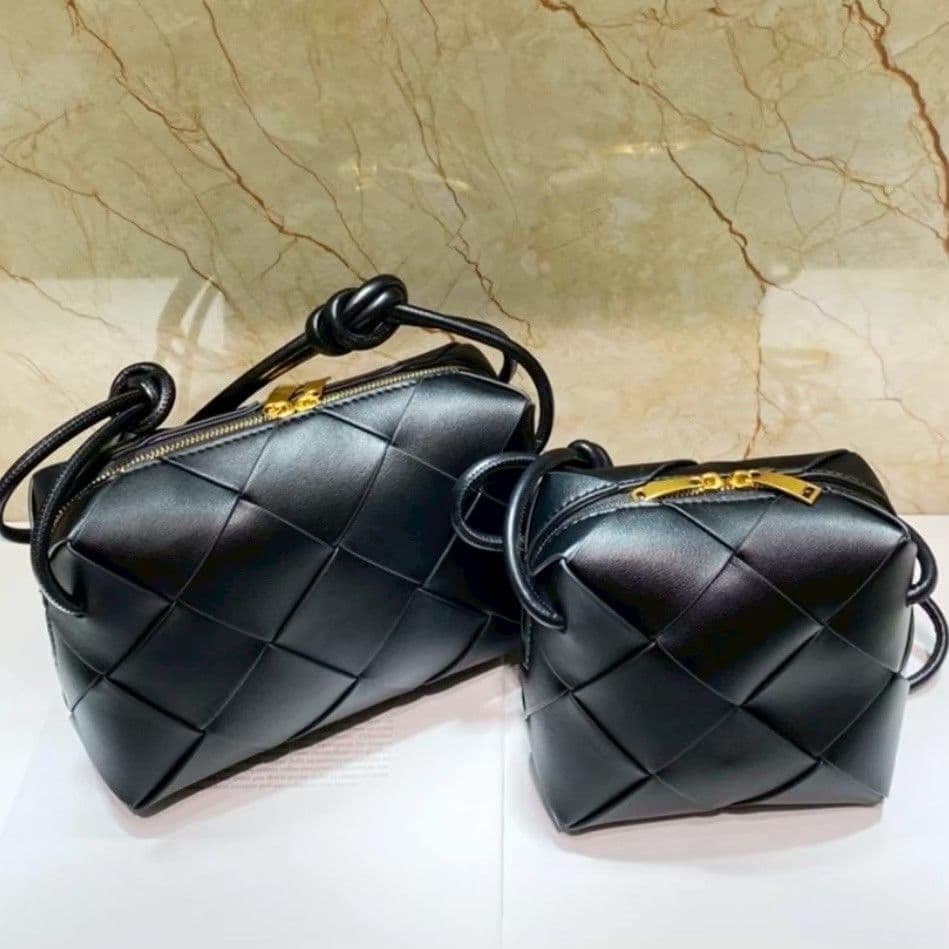 大セール！本革 ショルダーバッグ 黒ポシェット 編み込みアイボリー 高品質牛革